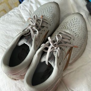 Brooks cushion adrenaline